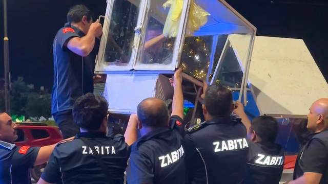 Sivas'ta Zabıta'dan Seyyar Satıcı Operasyonu!