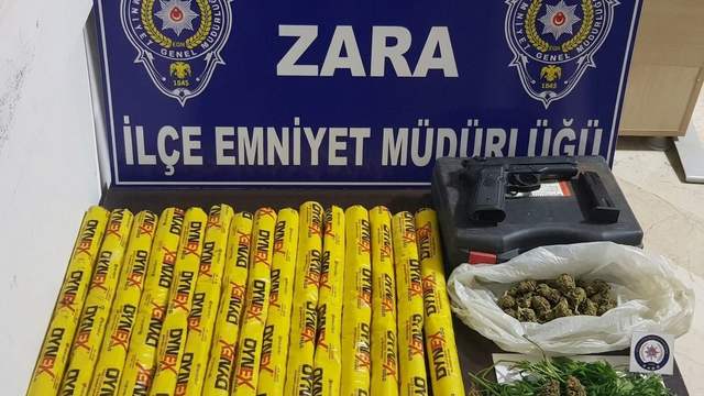 Zara’da Narkotik Operasyonu: 15 Dinamit Lokumu Ele Geçirildi