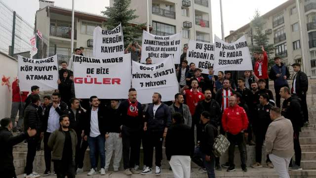 Sivasspor İçin Tek Yürek Oldular: Taraftarlardan Kritik Çağrı, Sahipsiz Bırakılamaz