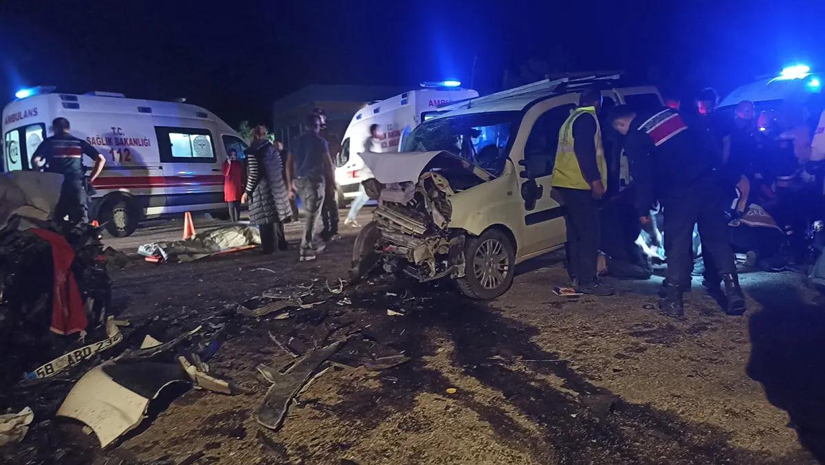 Hacdan Gelen Aileyi Taşıyan Araç Kaza Yaptı, 1 Ölü 7 Yaralı
