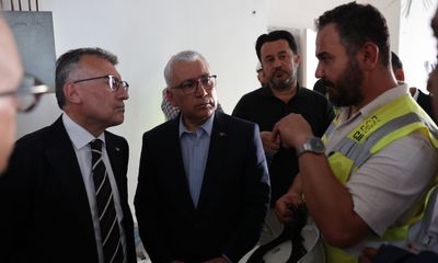 Vali Yılmaz Şimşek ve AK Parti Heyeti, SCÜ Tıp Fakültesi Hastanesi İnşaatını İnceledi