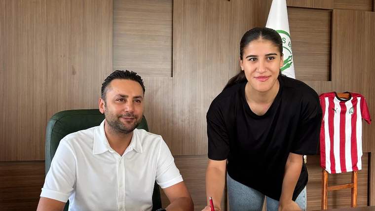 Sivas Belediye Spor Hentbol Takımı Büşra Taymur'u Transfer Etti