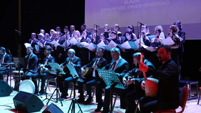 Sivas’ta Tıp Bayramı’na Türkü Damgası: Sağlık Çalışanlarından Unutulmaz Konser