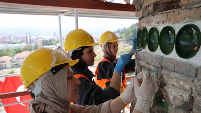 Sivas Ulu Camii minaresindeki yeşil çanakların sırrı çözüldü