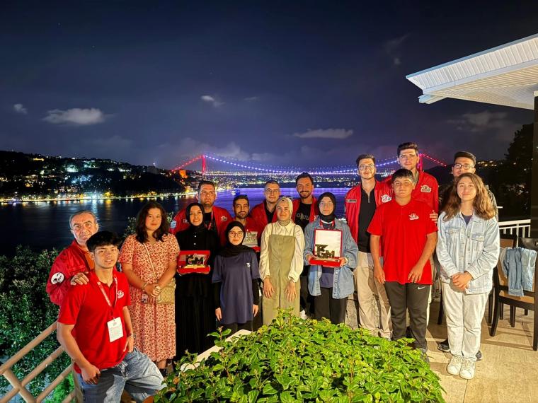 Sivaslı Gençlerden TEKNOFEST’te Büyük Başarı: İTO Meclis Üyesi Hacı Demir’den Anlamlı Destek