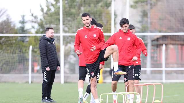 Sivasspor’da Boluspor Mesaisi Başladı! Kritik Deplasman Öncesi İlk Antrenman Yapıldı