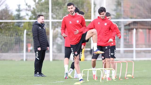 Sivasspor’da Boluspor Mesaisi Başladı! Kritik Deplasman Öncesi İlk Antrenman Yapıldı