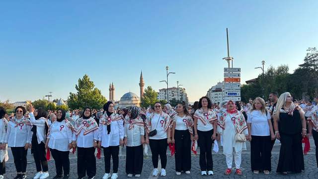 1058 Kadın Sivas’ta Aynı Halayda Buluştu!