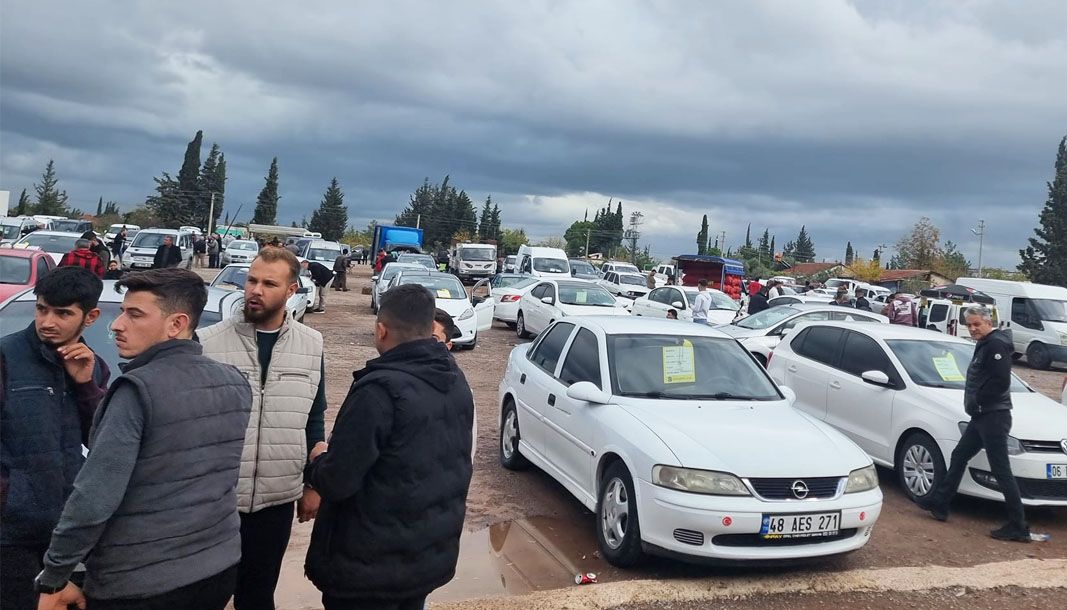 Suriyeliler araba pazarlarını doldurdu! - Birlik Haber Ajansı