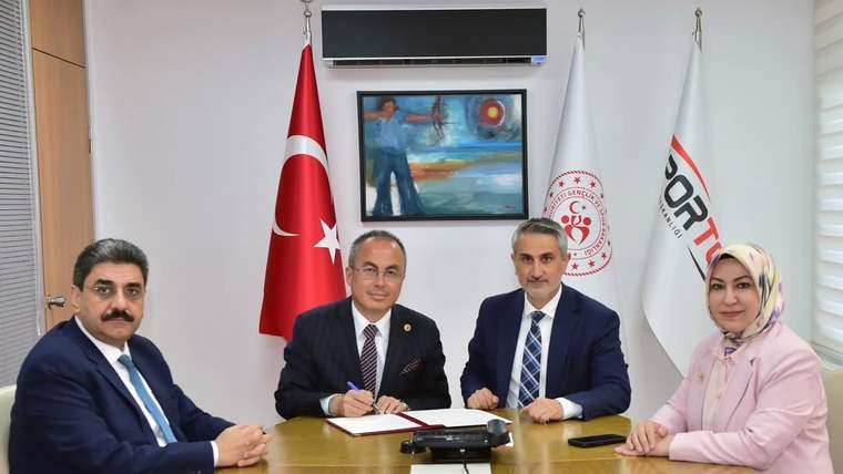 Sivas’a Spor Yatırımlarıyla Gençliğe Destek!