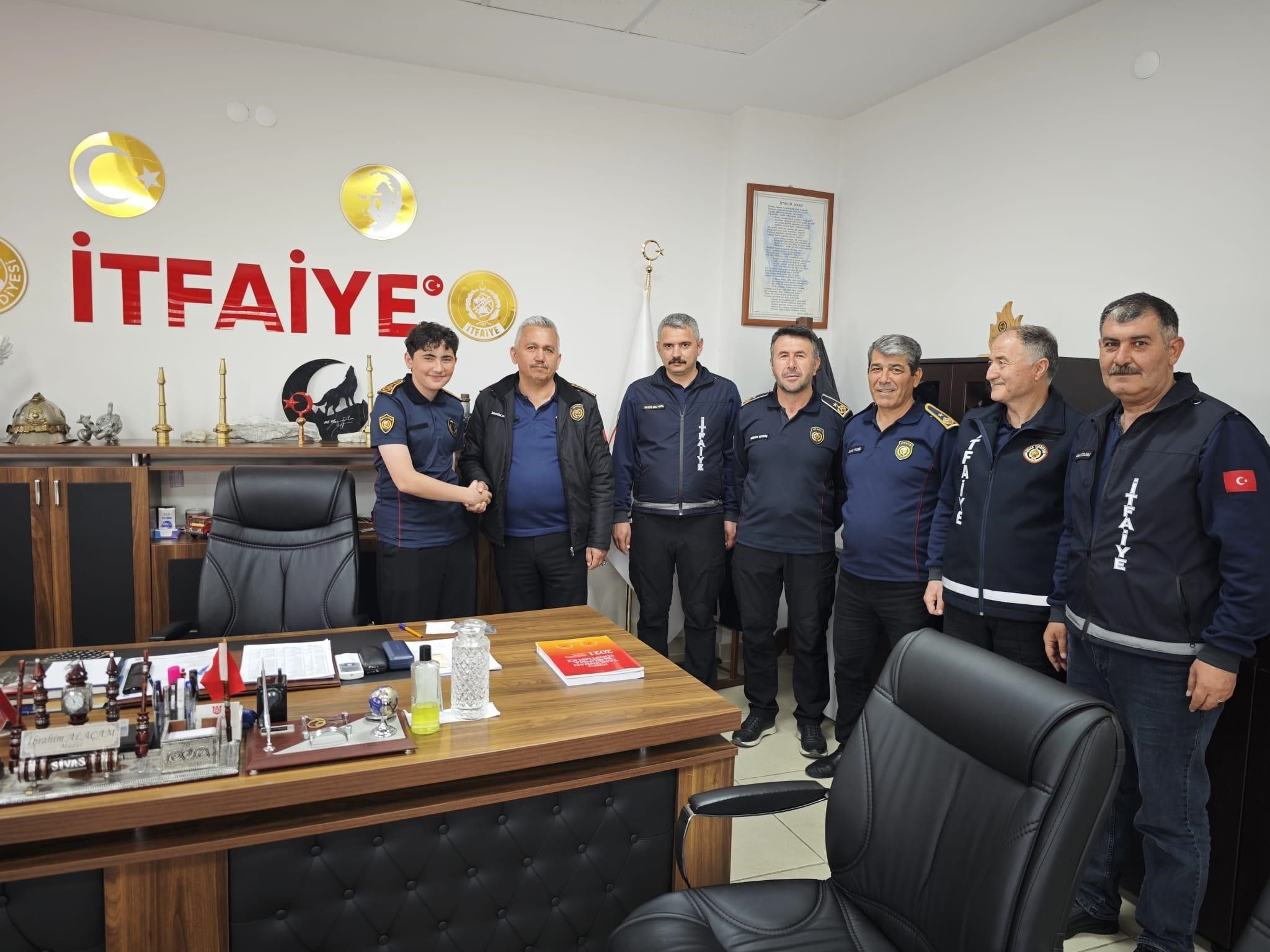 19 Mayıs'ta Sivas'ta Genç İtfaiye Müdürü Oldu: Sembol Görevle Sorumluluklar Tanıtıldı