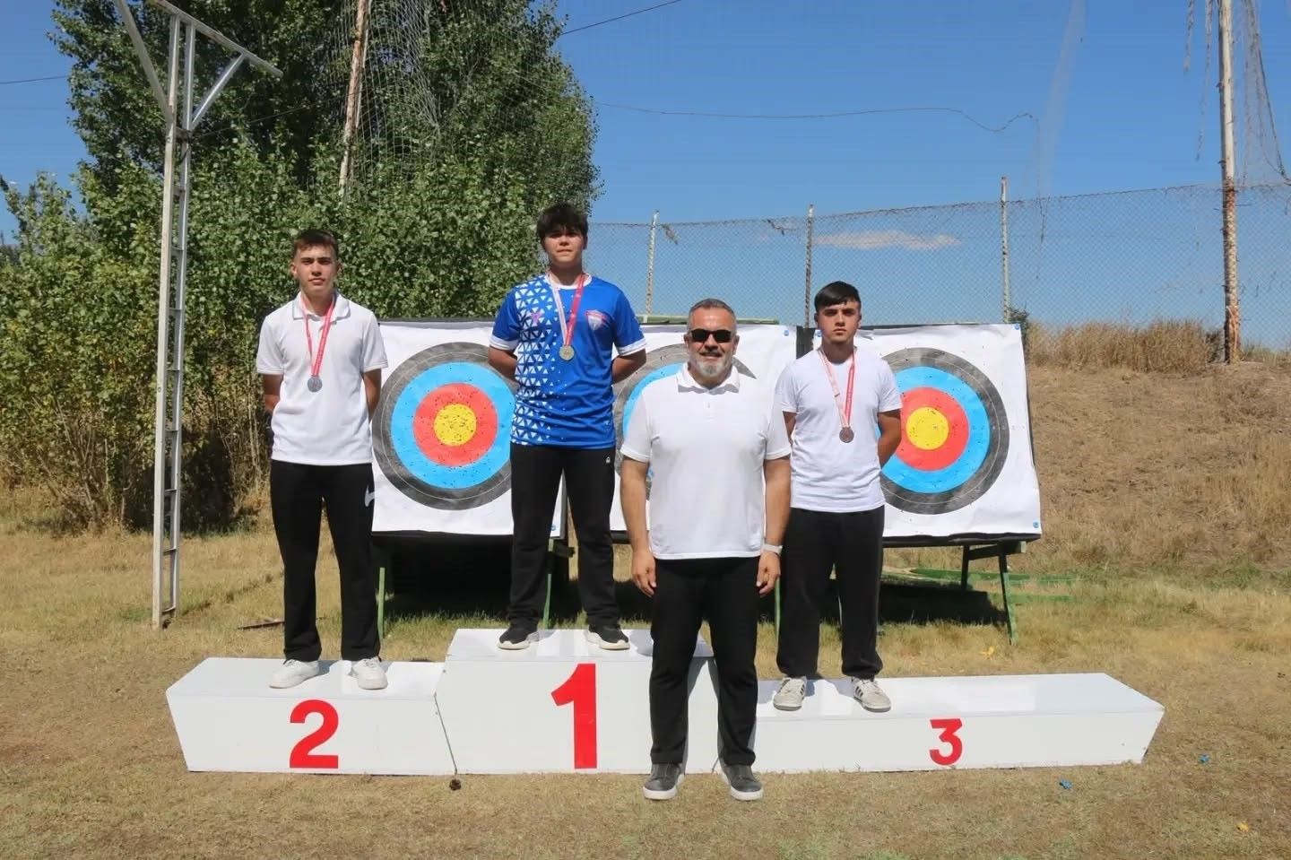 "Dereceye giren sporcular" madalyalarını aldı