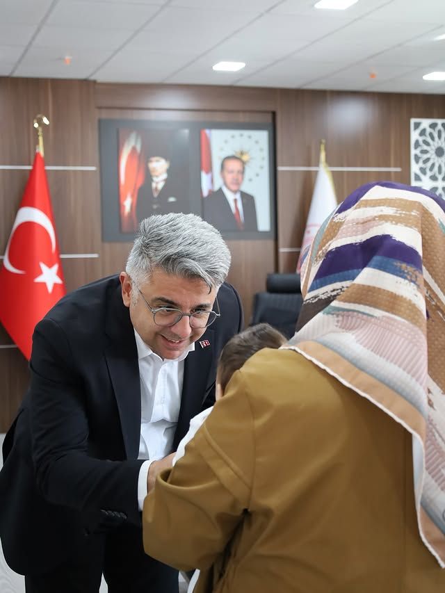 Sivas'ta Koruyucu Aile Sistemi ile Bir Çocuk Daha Yuvaya Kavuştu