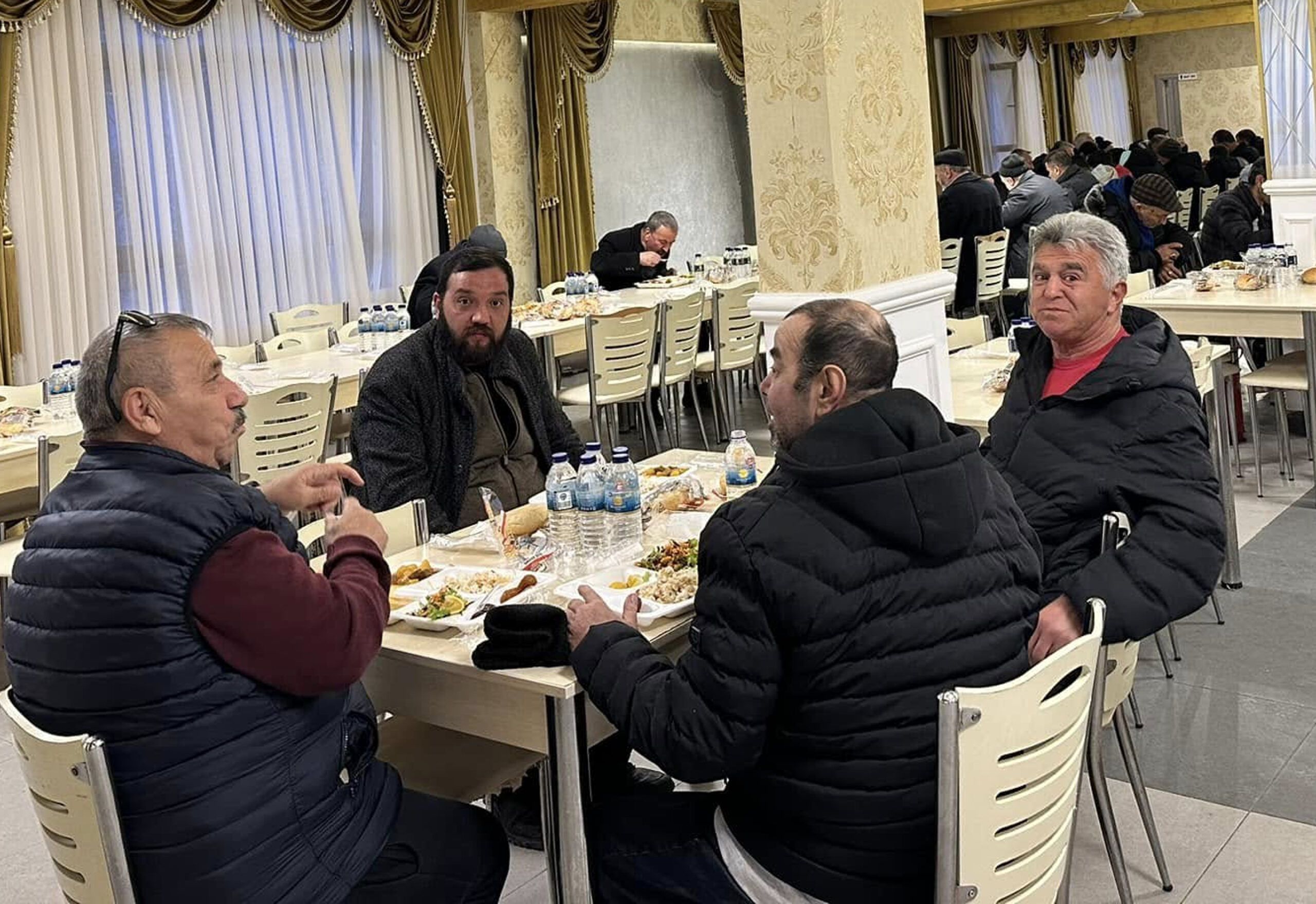 Güdül Belediyesi'nden Ramazan boyunca iftar yemeği - Birlik Haber Ajansı