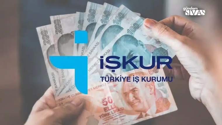 Bir kişinin elinde çeşitli banknotlar, üzerinde İŞKUR logosu ve yazısı var.