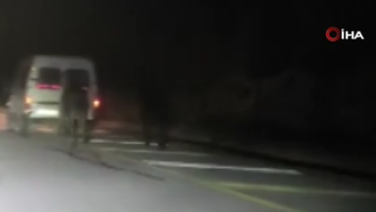 Sivas’ta Atlara Eziyet Kamerada: Kamyonetin Arkasına Bağlayıp Koşturdu