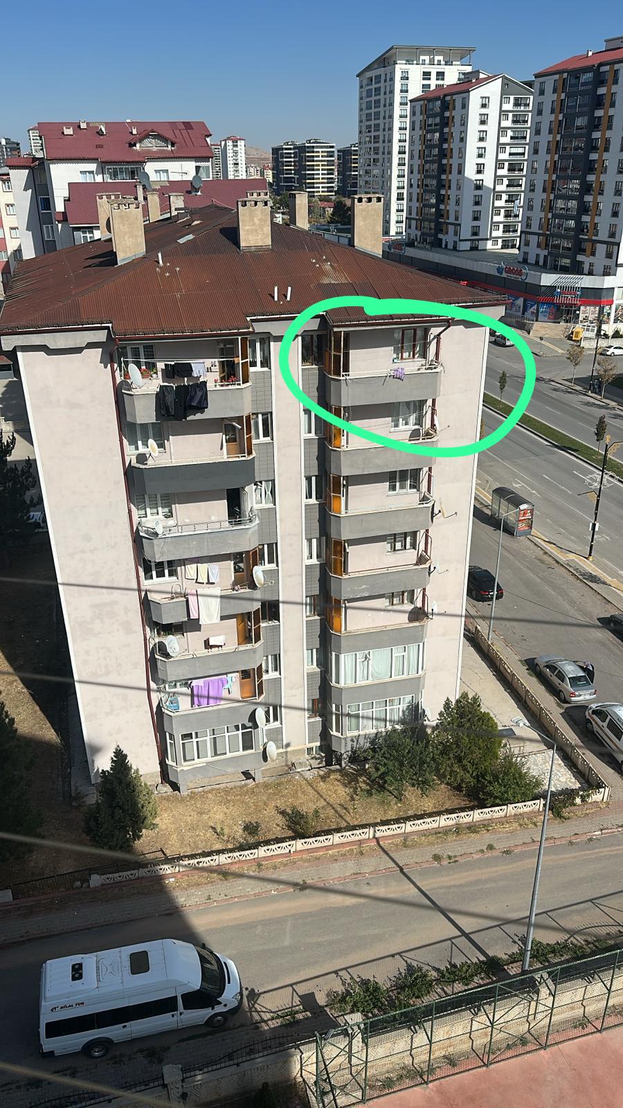 Sivas'ta Feci Olay: Kadın Yüksek Katlı Binadan Düşerek Hayatını Kaybetti
