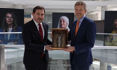 “Türkiye’nin Kadın Öncüleri” sergisi Mevlana Kültür Merkezi’nde sanatseverlerle buluştu - Birlik Haber Ajansı