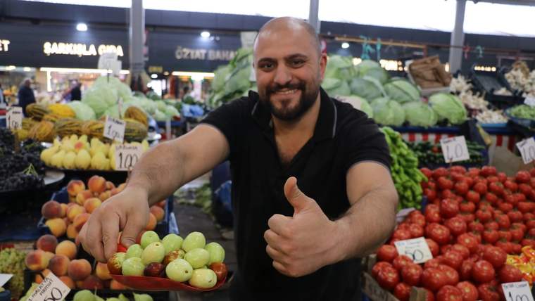 Sivas tezgahlarında yeni gözde hünnap: Tadını soran alıyor