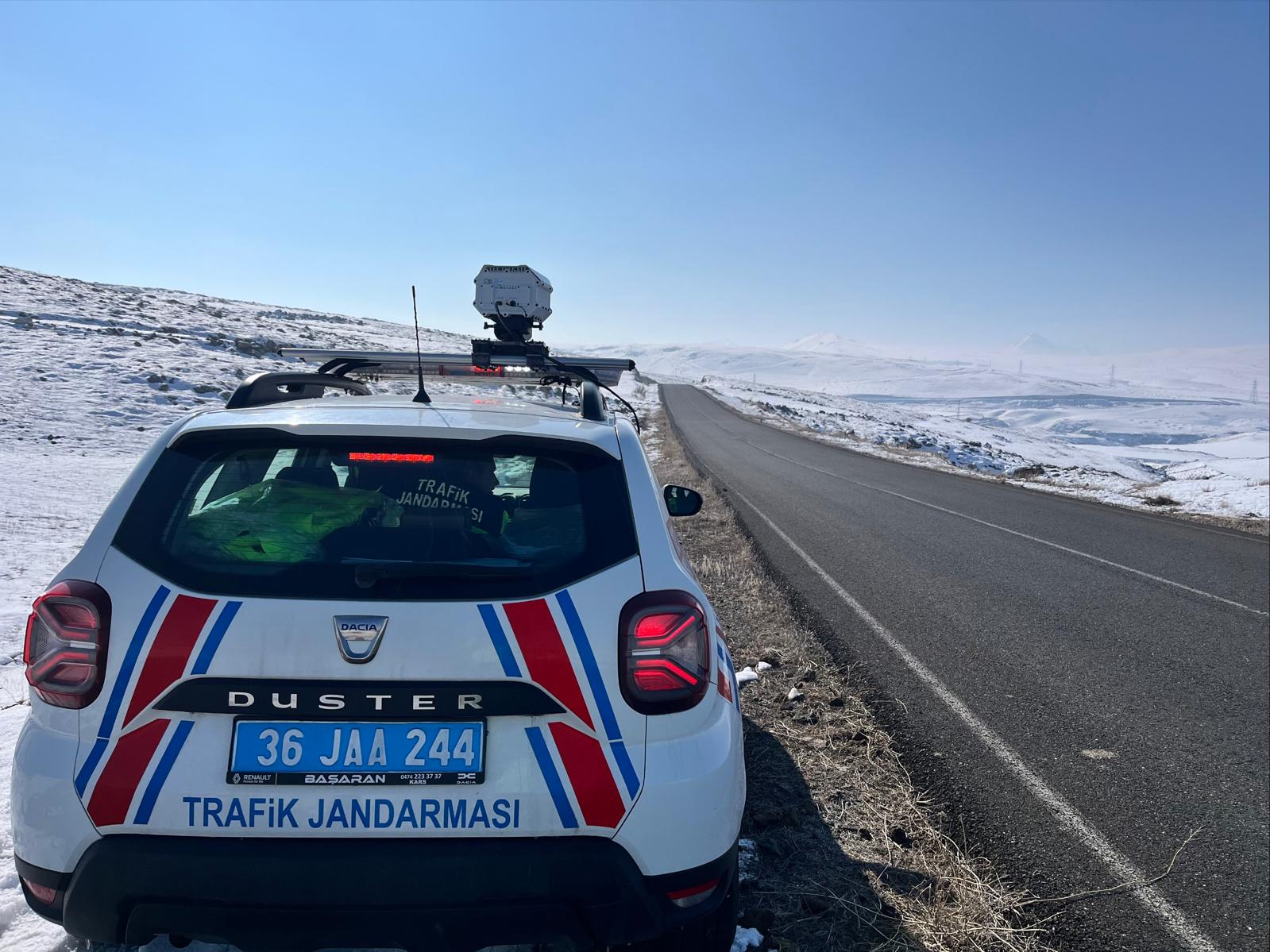 Kars’ta jandarma trafik ekipleri radarla hız denetimi yaptı - Birlik Haber Ajansı