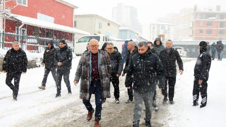 Kdz. Ereğli Belediyesi karla mücadele için tüm ekipleriyle seferber oldu - Birlik Haber Ajansı