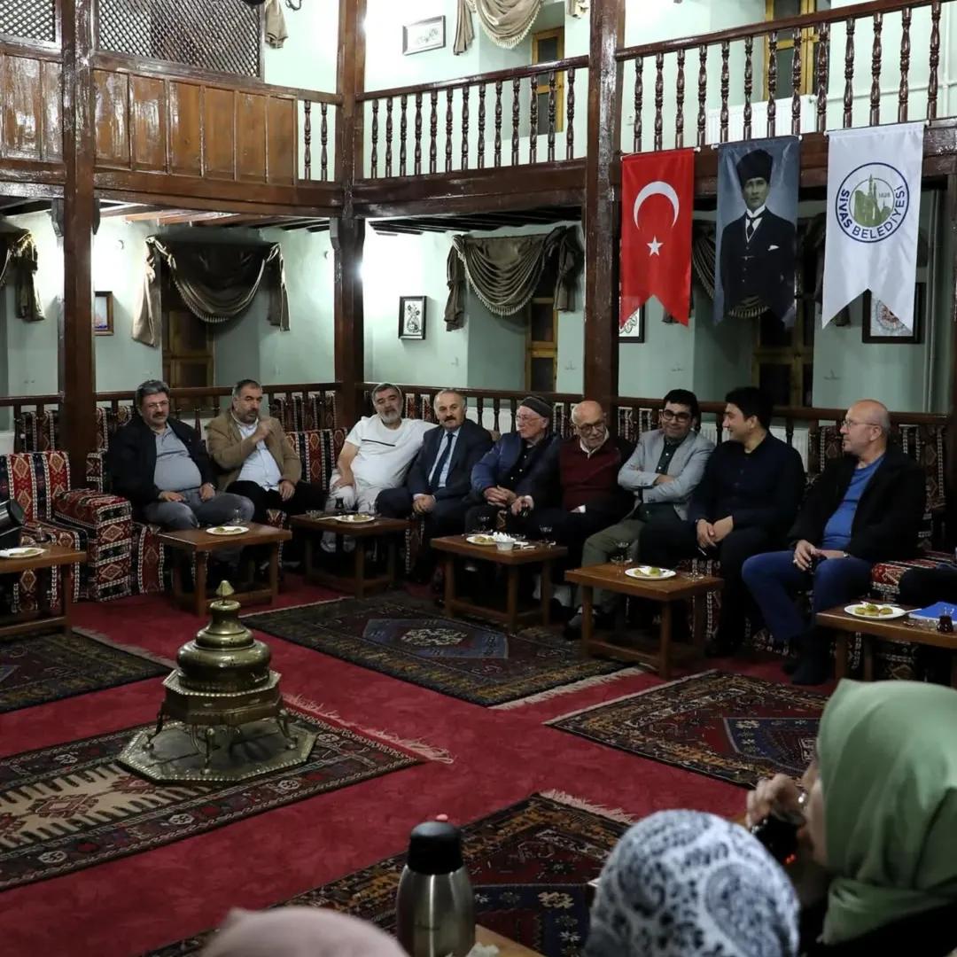 Sivas'ta Uluslararası İslam Sanatında Geometrik Desenler Çalıştayı Devam Ediyor