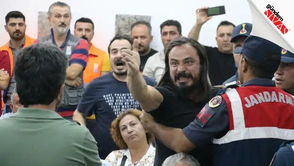 ÇED Toplantısında Tartışmaya Jandarma Müdahale Etti