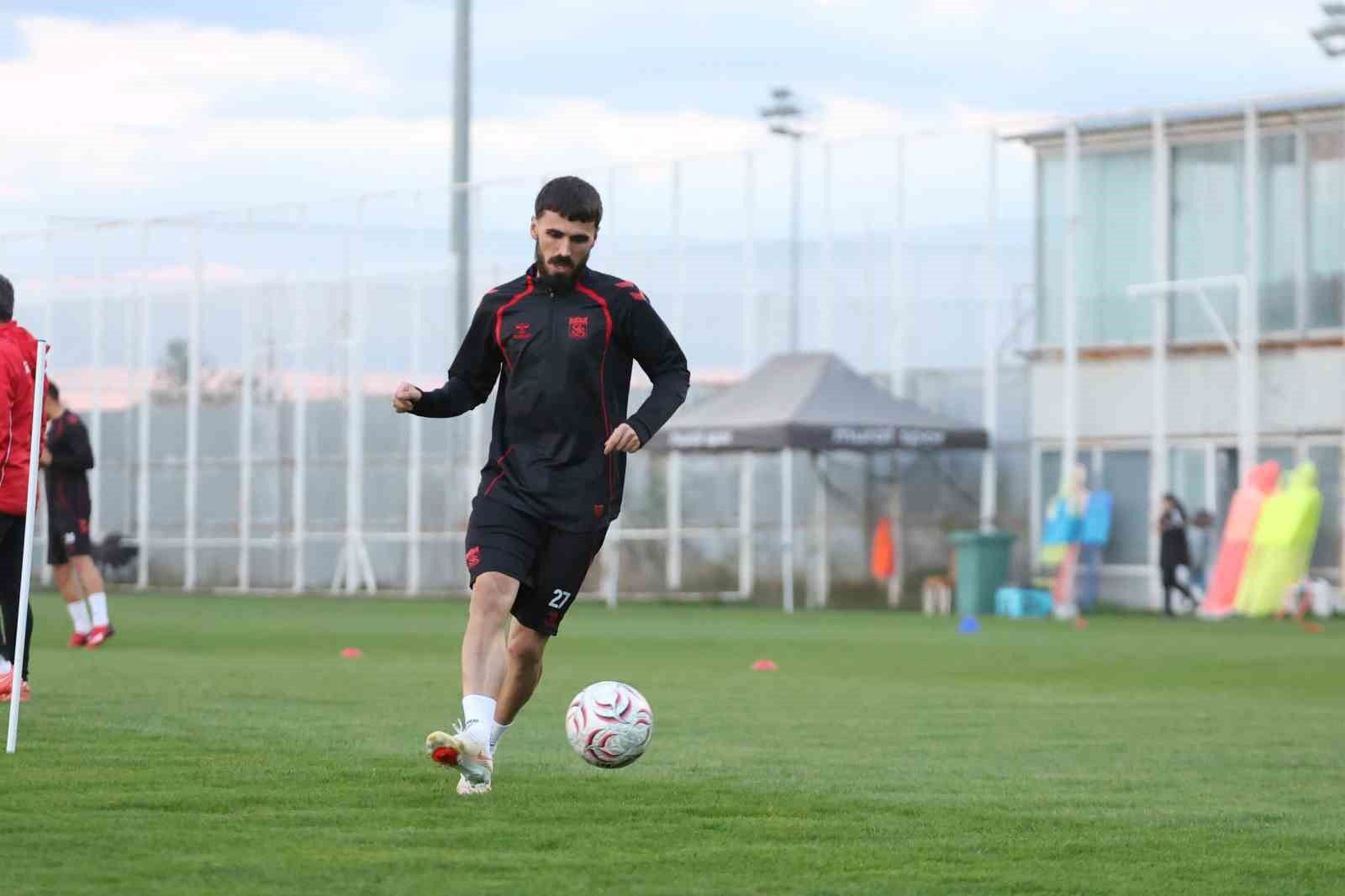 “oyun planı” Pendikspor maçı öncesi antrenmanda öne çıktı