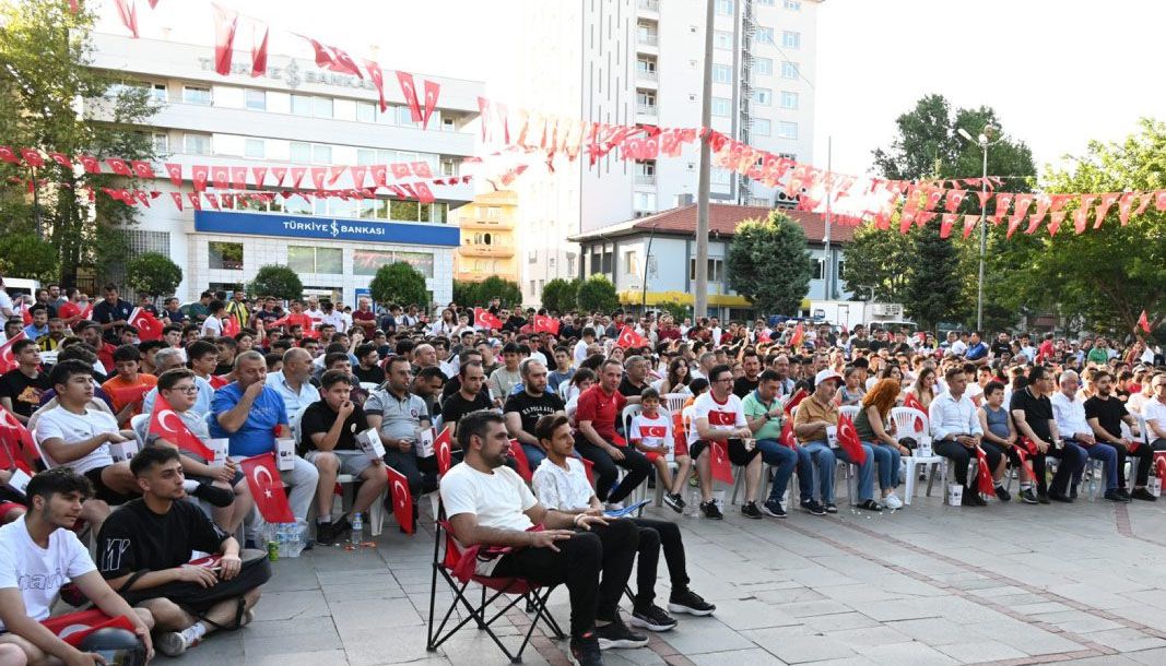 Isparta'da maç etkinliği hava şartları nedeniyle iptal edildi - Birlik Haber Ajansı