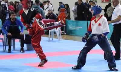Sivas’ta 59 İlden 1075 Sporcunun Katıldığı Okul Sporları Kick Boks Türkiye Birinciliği Nefes Kesti