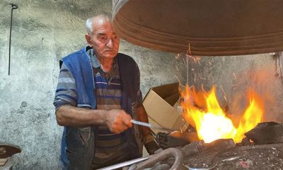 Kars'ta yarım asrı aşkın süredir demire şekil veriyor - Birlik Haber Ajansı