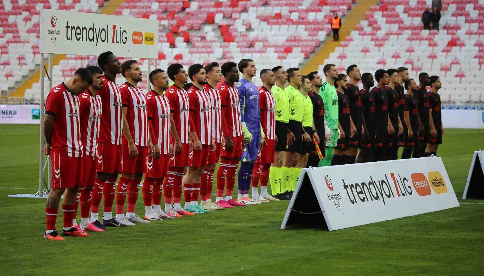 4 golle Sivasspor, Pendikspor’u 4-1 mağlup etti