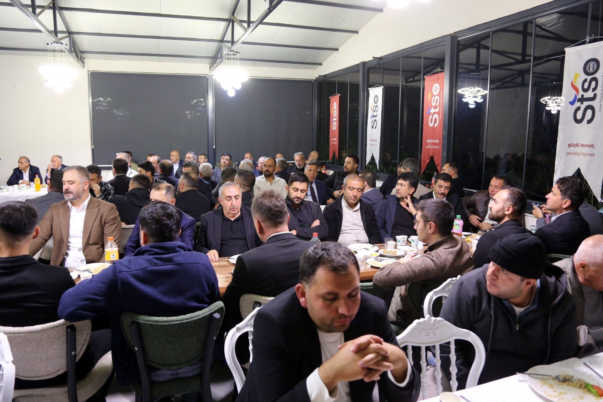 Zeki Özdemir Gürün’de Esnafla Buluştu, Projelerini Anlattı
