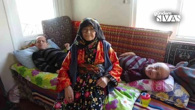 Engelli Çocuklarına 60 Yıldır Şefkatle Bakıyor