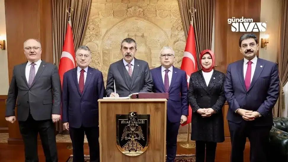 Yusuf Tekin, Sivas'ta Eğitimi Değerlendirdi