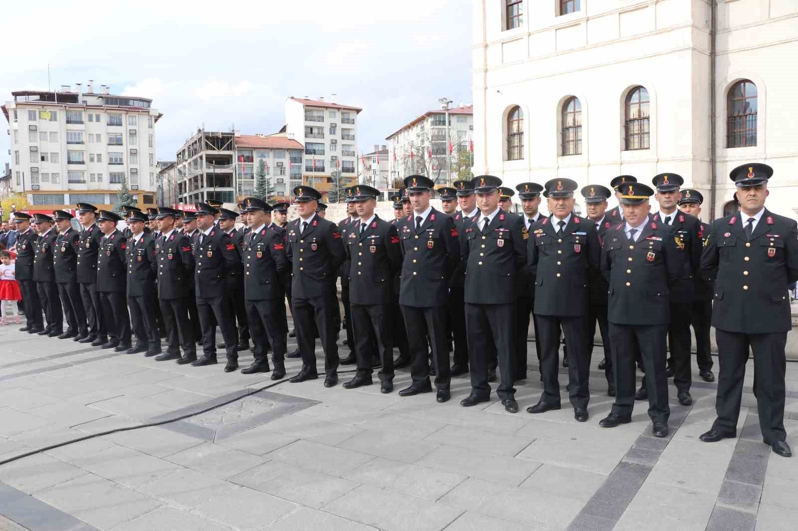 103. yıl coşkusu Sivas’ta Atatürk Kongre Müzesi’nde yaşandı