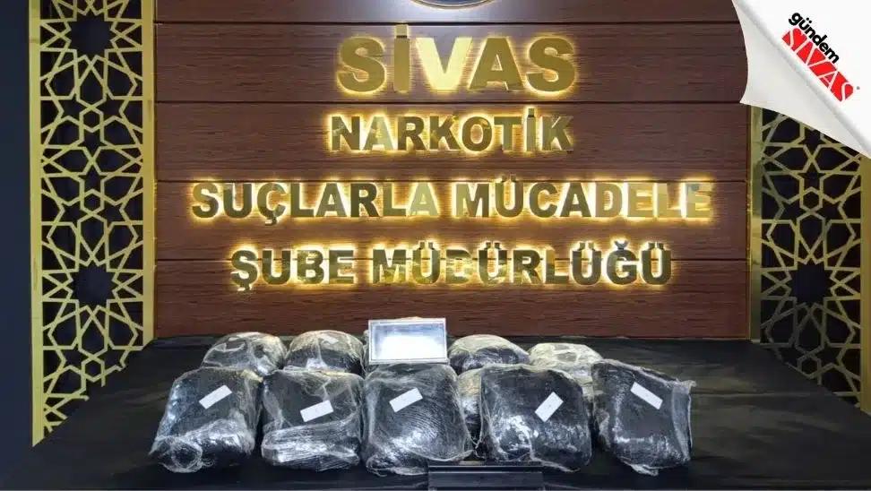 Valizden 10 Kilogram Uyuşturucu Çıktı