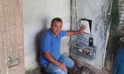 Sivaslı Mucit Ahmet Özdemir, Hurdadan Akıllı Kümes Kapısı Geliştirdi