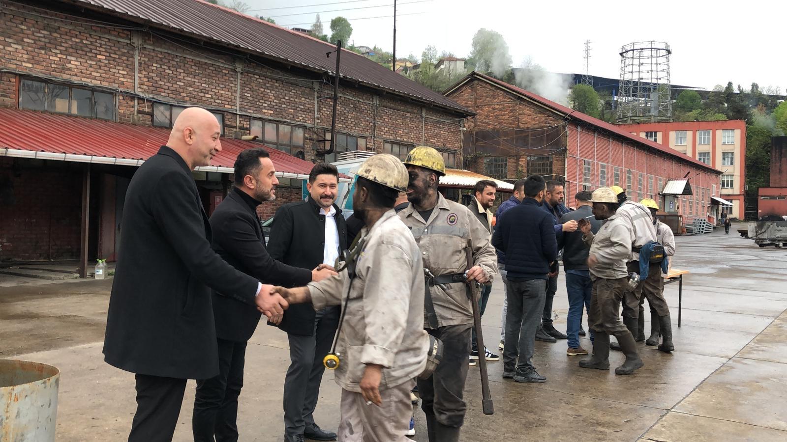 GMİS yönetimi madencilerle bayramlaştı - Birlik Haber Ajansı