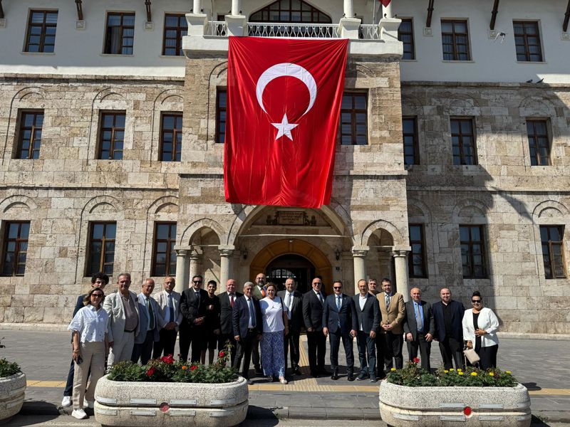 TİMBİR Genel Başkan Vekili Av. Cüneyd Altıparmak Sivas'ı Yazdı!