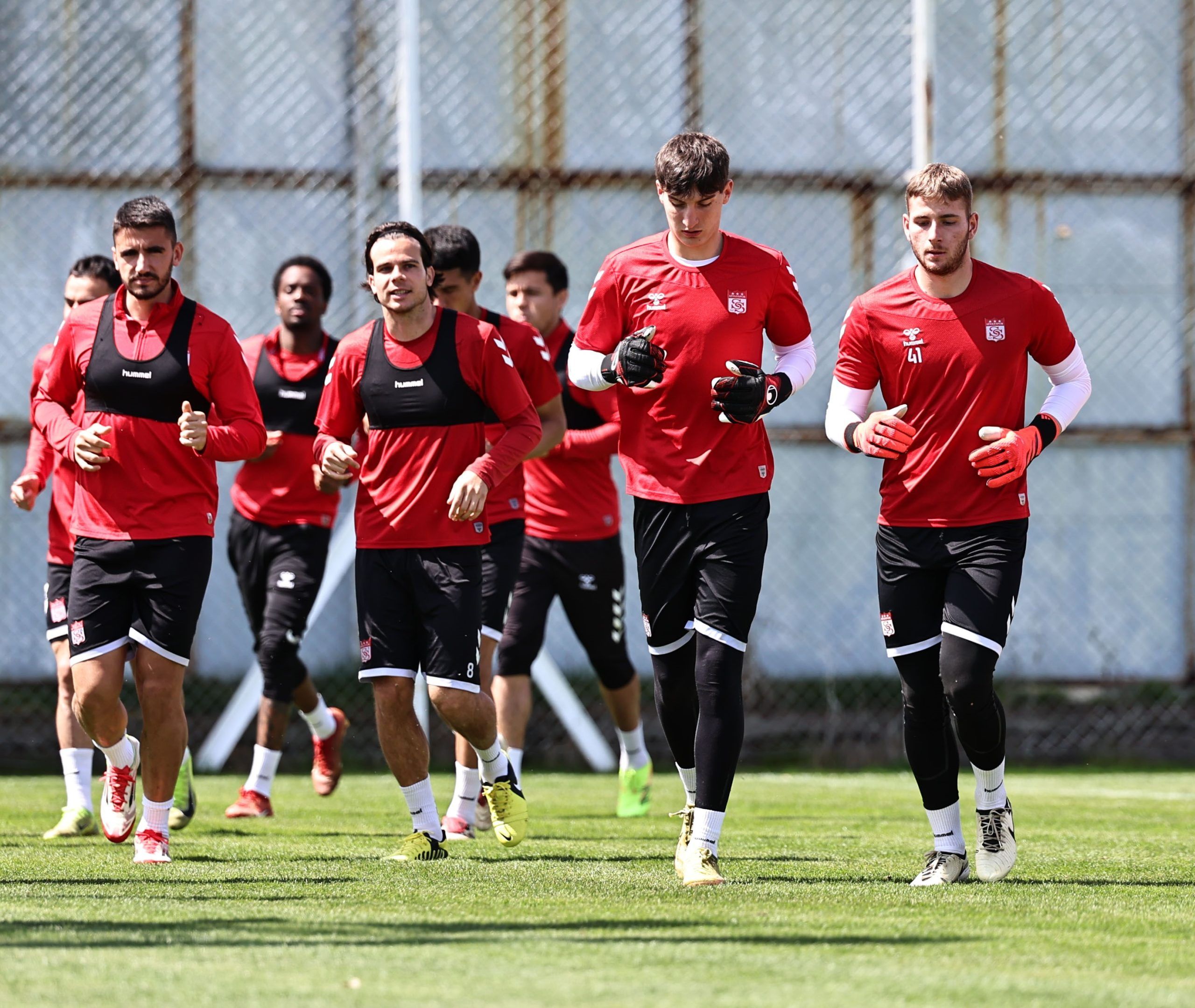 Rıza Çalımbay: "Kaybetme İhtimalimiz Yok" – Sivasspor’da Antalyaspor Hazırlıkları Tam Gaz