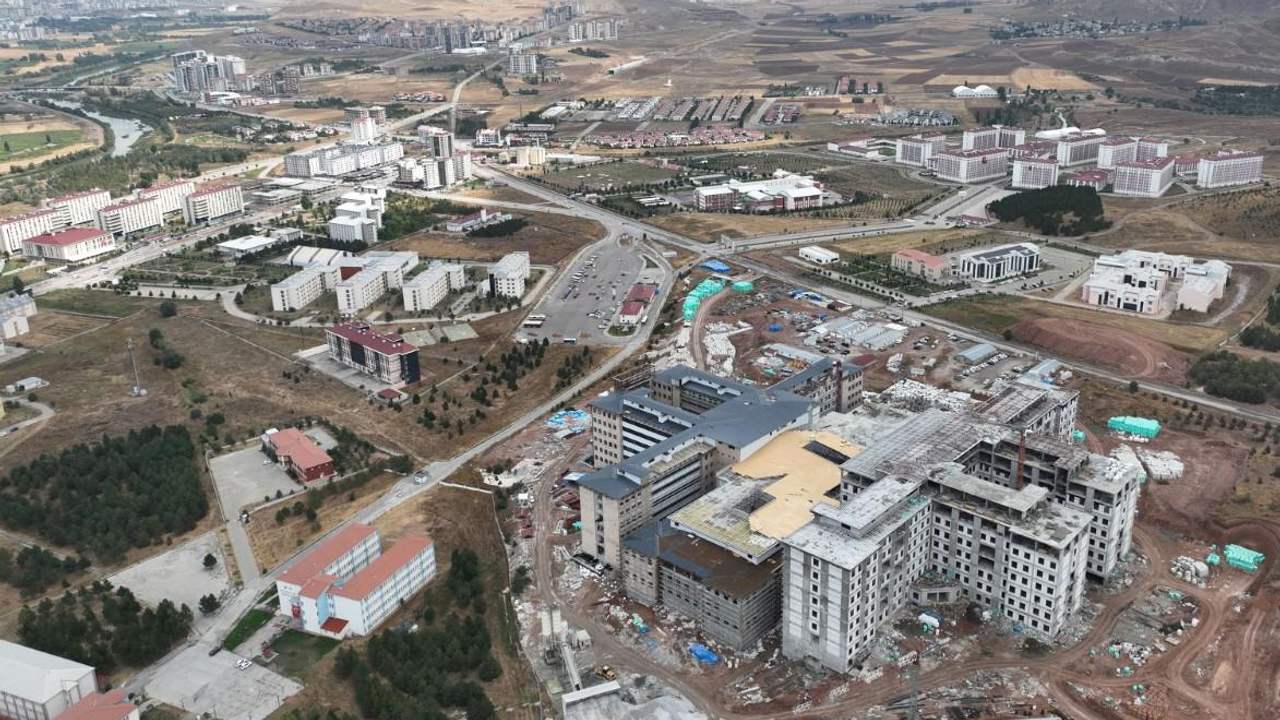 Sivas'ta 1071 Yataklı Hastanenin Ulaşımı Nasıl Olacak?