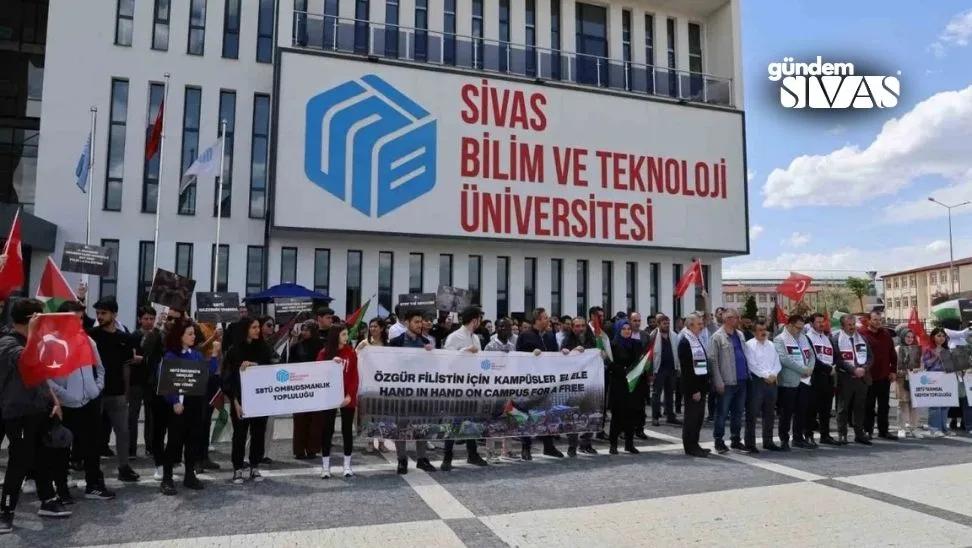 Öğrenciler ve Akademisyenler İsrail'i Protesto Etti