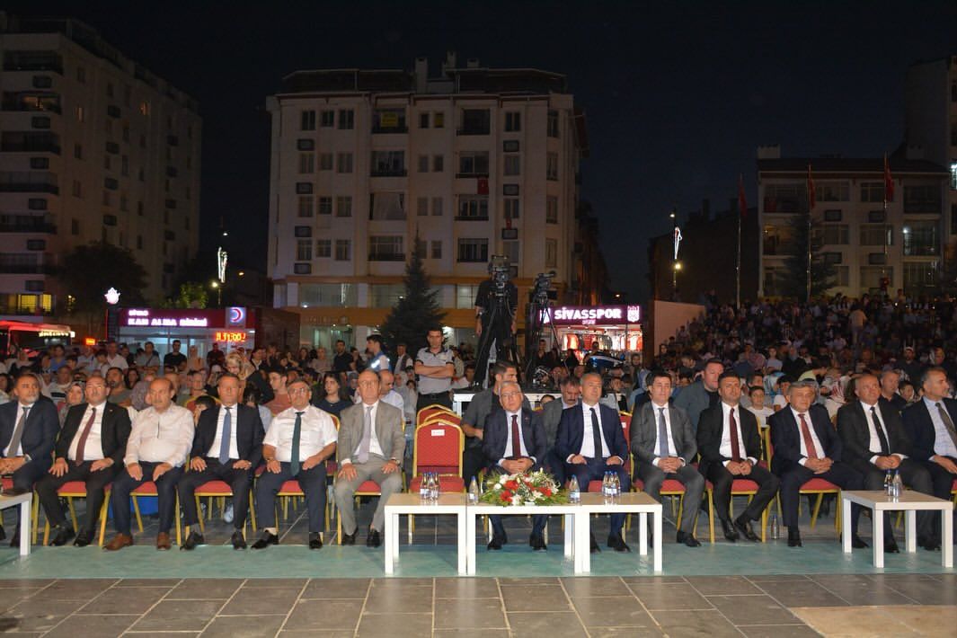 Sivas'ta 4 Eylül Kongresi Kutlamaları: Âşıklar Bayramı Coşkuyla Başladı