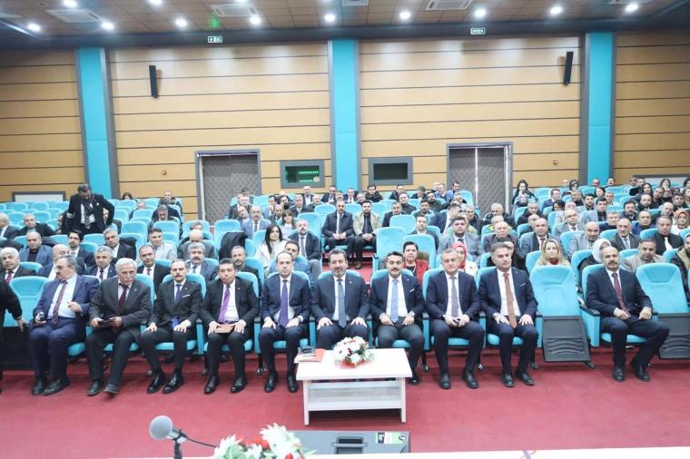 Sivas’ta Temel Eğitim Masaya Yatırıldı: MEB Genel Müdürü Savaşçı Eğitim Yöneticileriyle Bir Araya Geldi