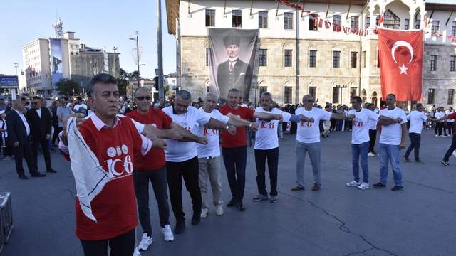 Sivas’ta 1058 Kişilik Dev Halay İçin Hazırlık