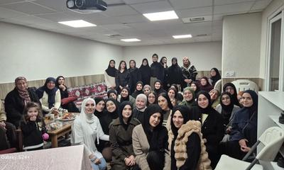 Gazeteci İpek Yiğit Fransa'da Gençlerle Buluştu.