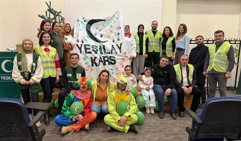 Yeşilay Kars Şubesi, çocuk şenliği düzenledi - Birlik Haber Ajansı