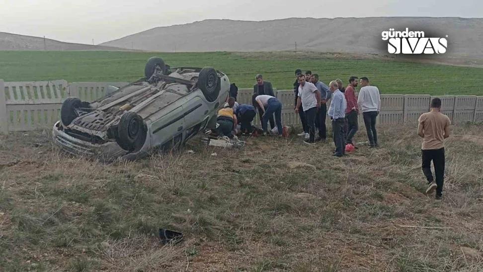 Gürün'de Beton Çitlere Çarptı: 3 Yaralı!