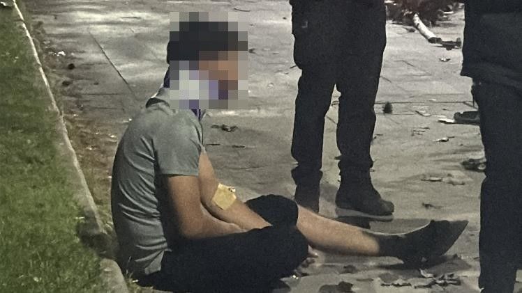 “direğe saplanarak durabildi”: Sivas’ta otomobil kazası